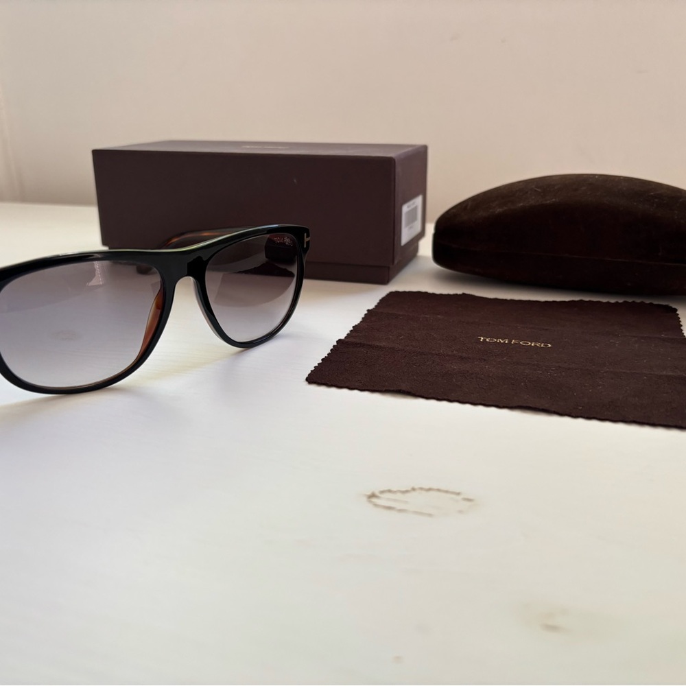 Tom Ford Oliver Black Sunglasses - Picture 8 of 12